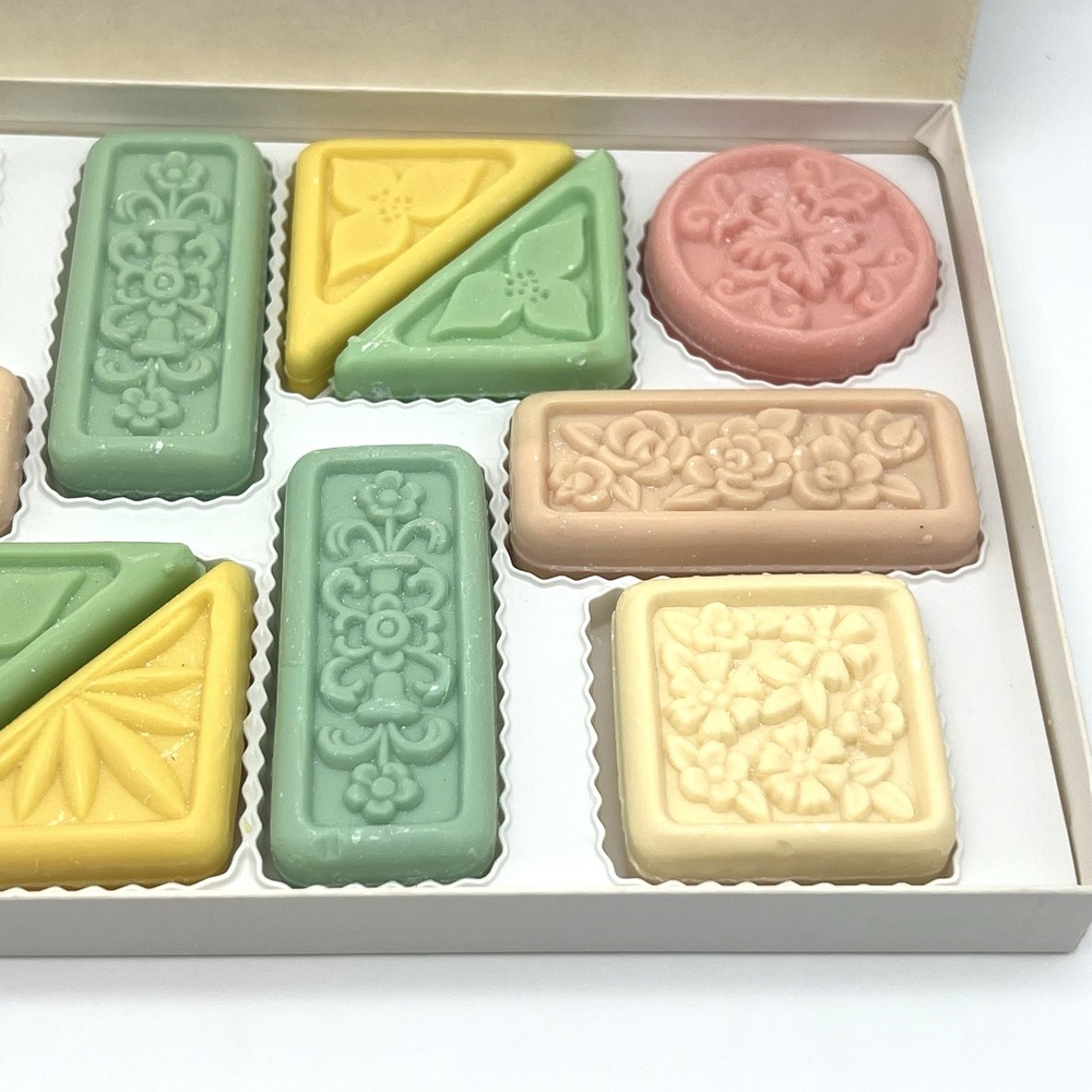 Vintage Avon Hostess Soap Sampler 1964-65 Original Box 12 Pastel Cakes Of Soap - Picture 4 of 16